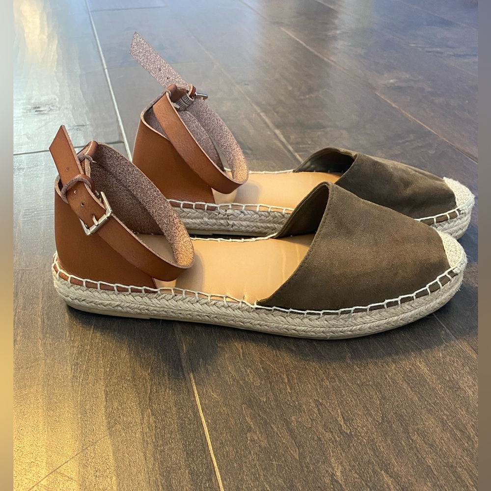 Old Navy Canvas and Leather Espadrilles Size 8